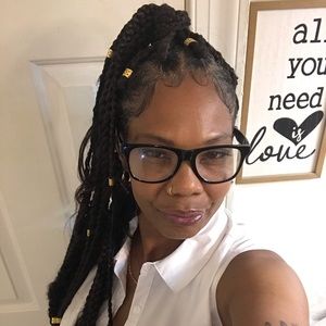 Meet your Posher, Aisha